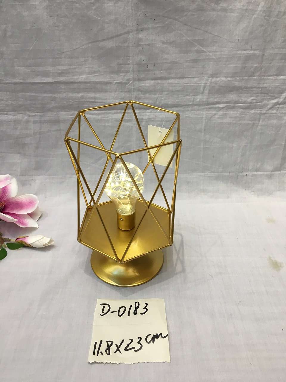 Gold light wire creative iron decorative Nordic iron home decoration decoration bedroom bedside living room teahouse cafe LED light full figure