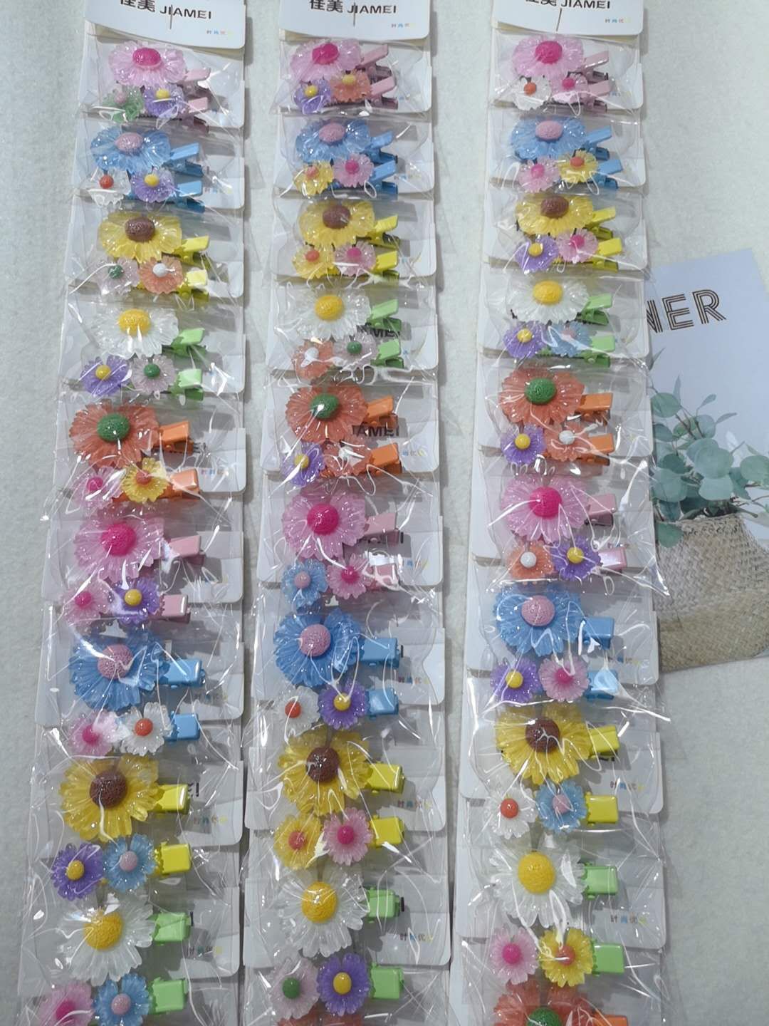 Small chrysanthemum press clamp thumbnail