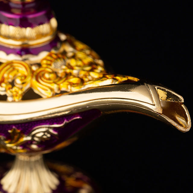 Factory direct sales of Aladdin's magic lamp, European retro gifts, home decorations, handicrafts, alloy hollowed-out wishing lanterns Application Scenario