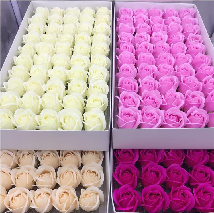 3 طوابق من هدايا عيد الحب للأم في متجر أزهار الورود والصابون Item Picture