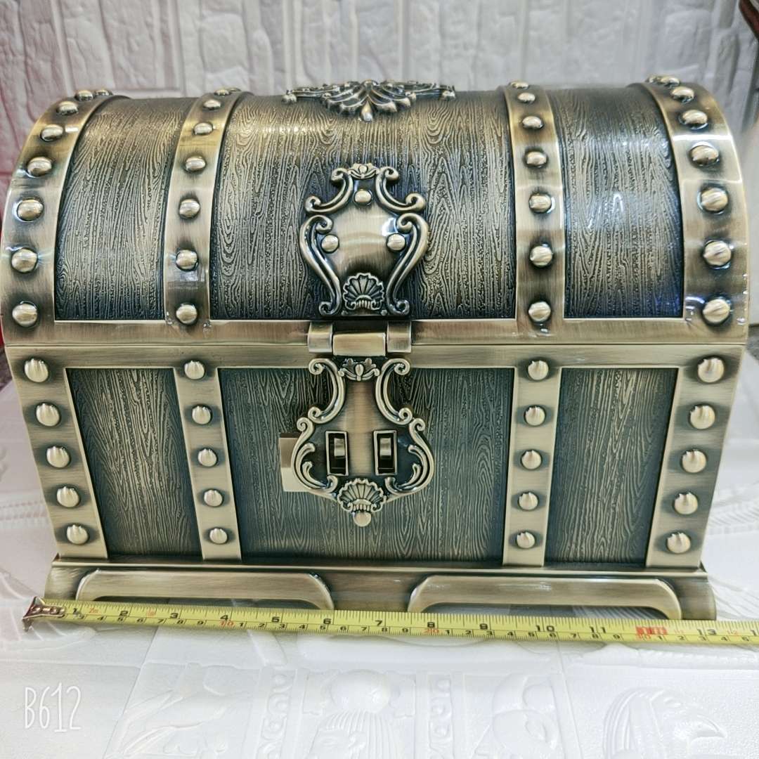 Zinc alloy classical metal large lockable double-layer European court jewelry storage box, retro jewelry box