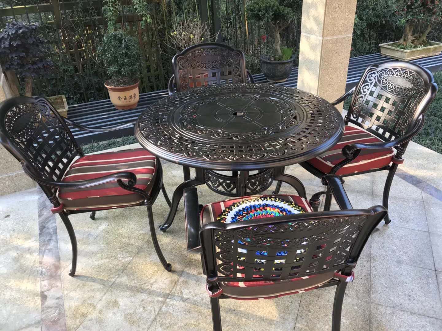 Cast aluminum chairs and tables thumbnail