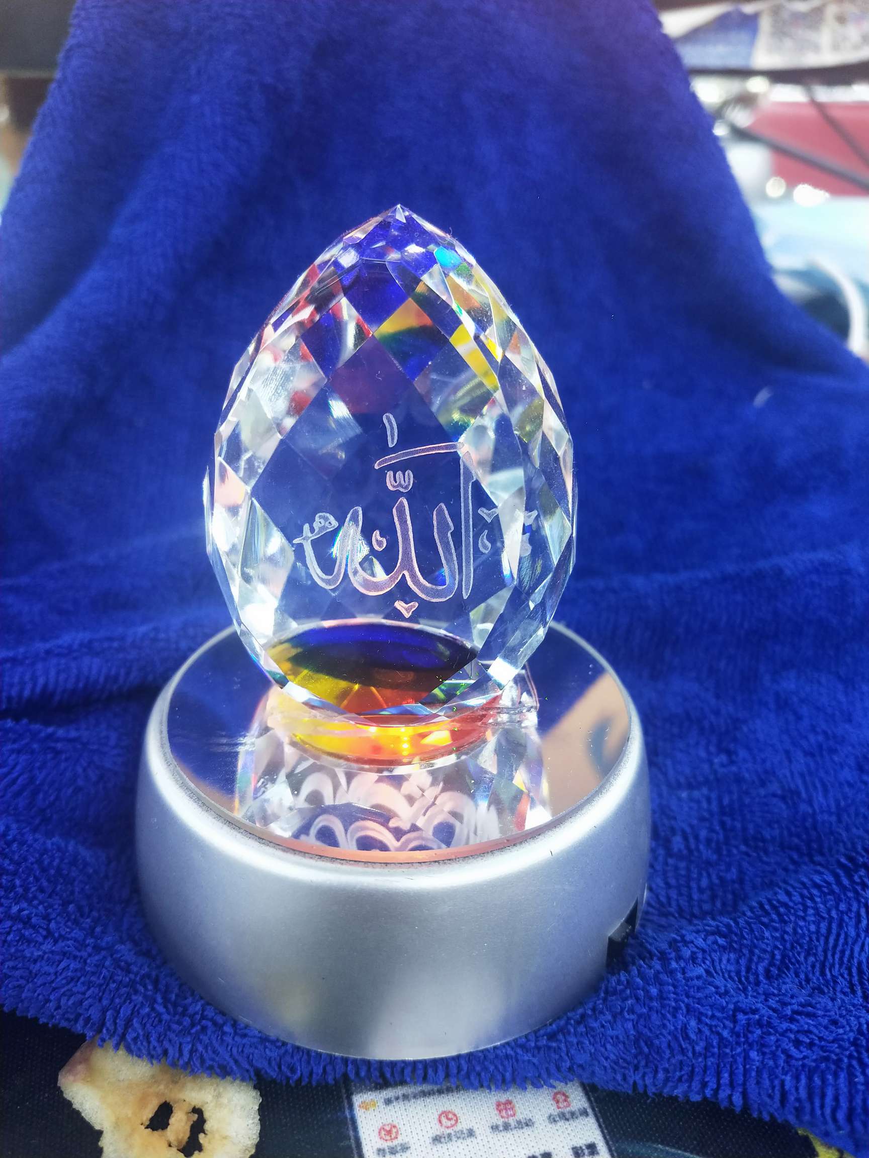 Carved luminous diamond in crystal, large quantity and price, welcome to order.