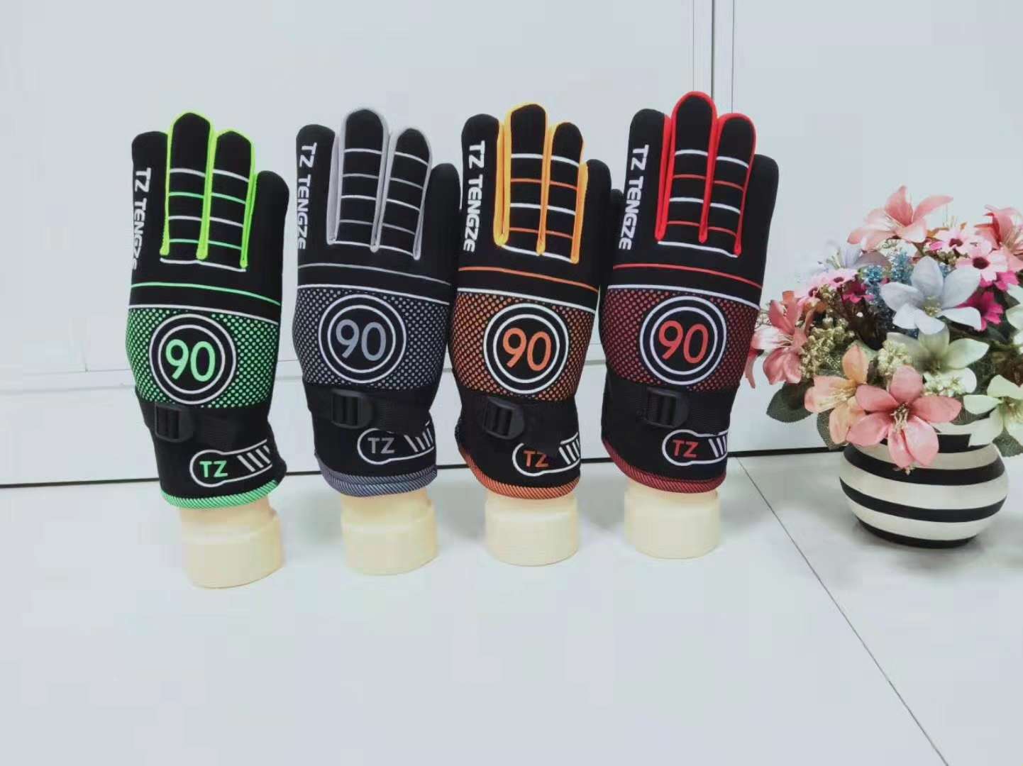 Thickened sports casual gloves for men... ? .