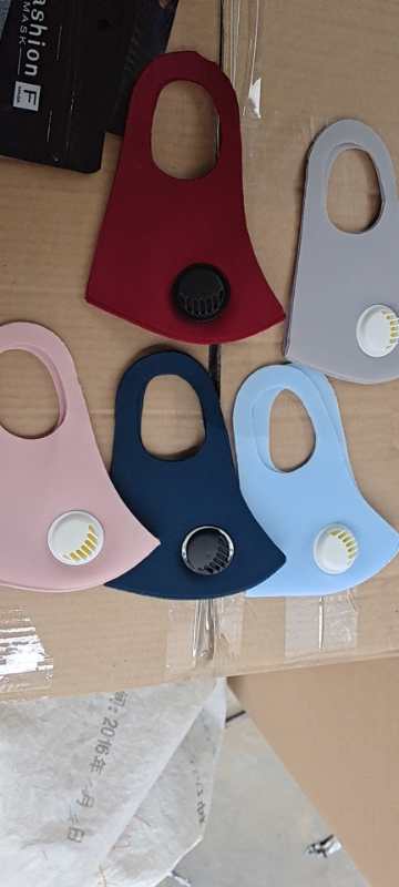 Wear breathing valve mask, ice material, after washing can be repeated try