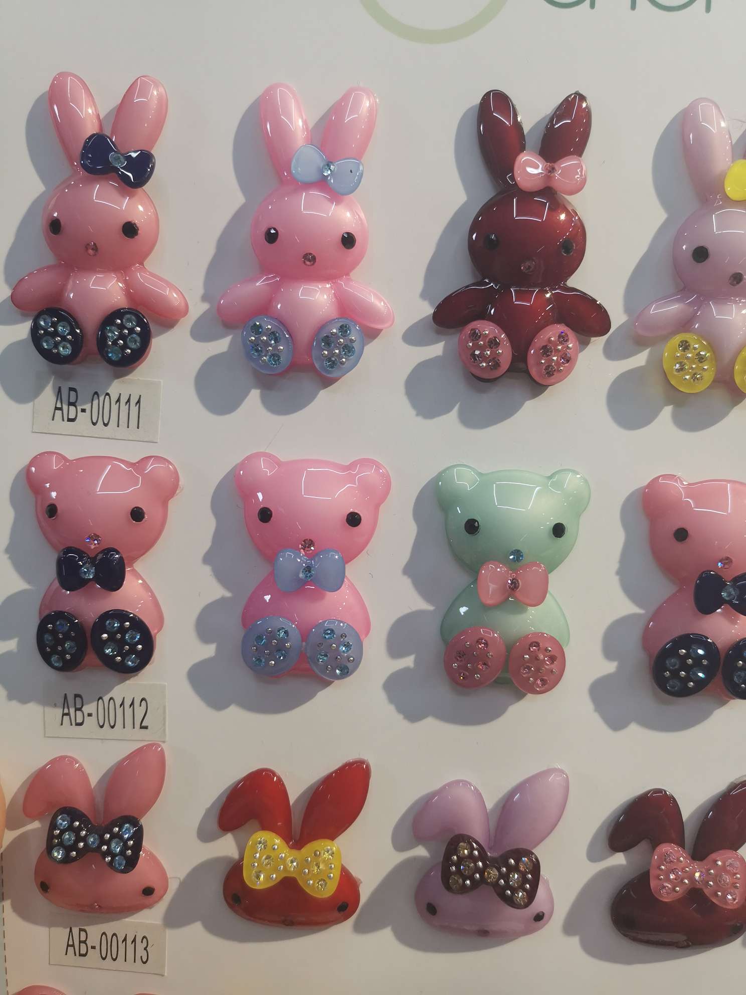 Popular acrylic multi-diamond cartoon accessories on the Internet details Picture