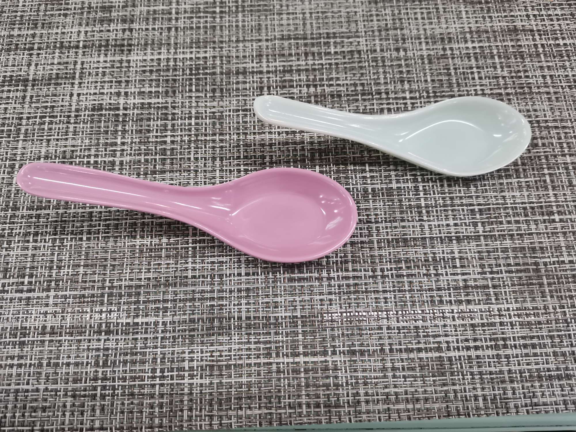 密胺小汤勺 短柄商用勺子 粥饭勺白底实物图