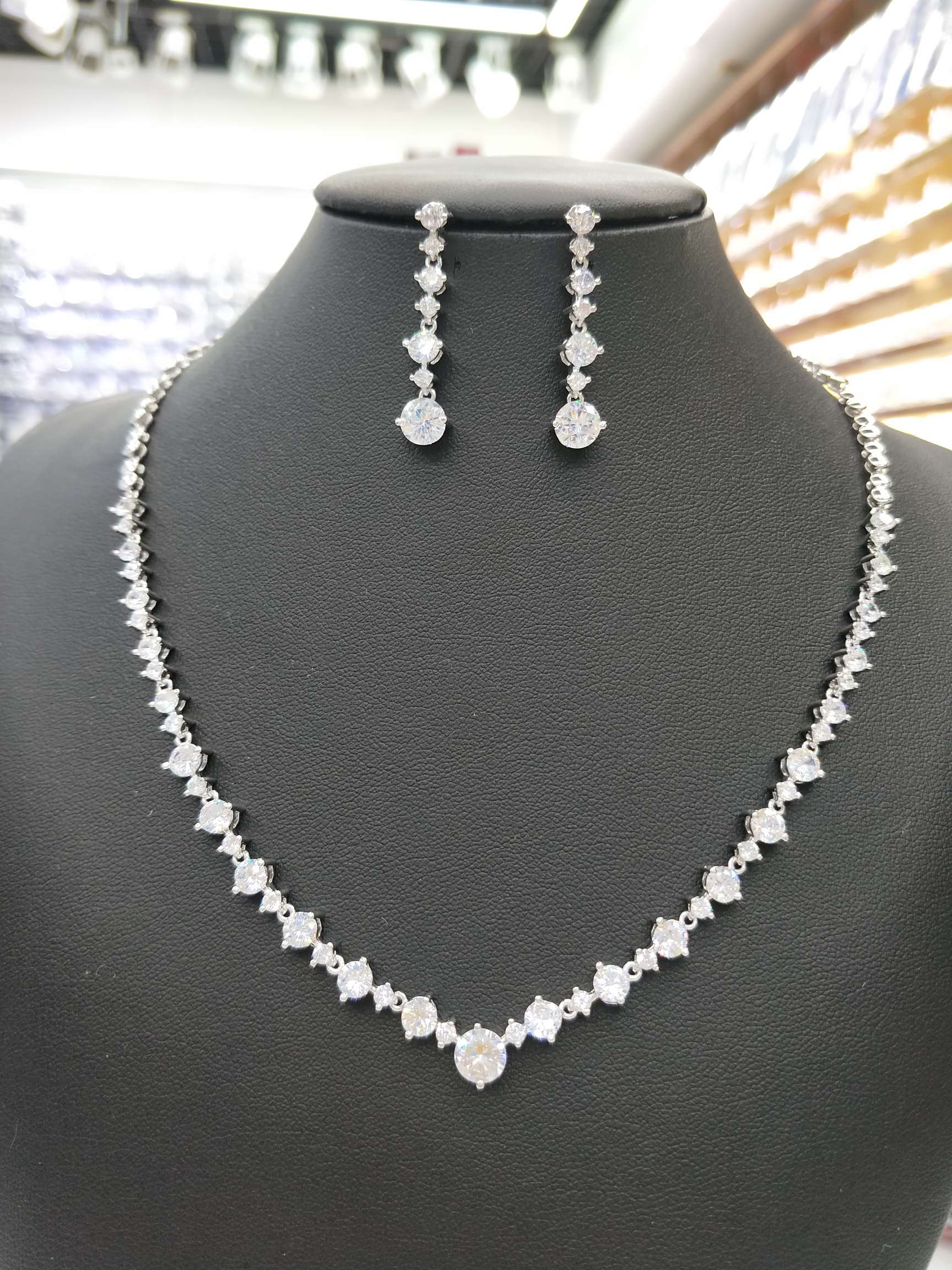 Lady style zircon set chain