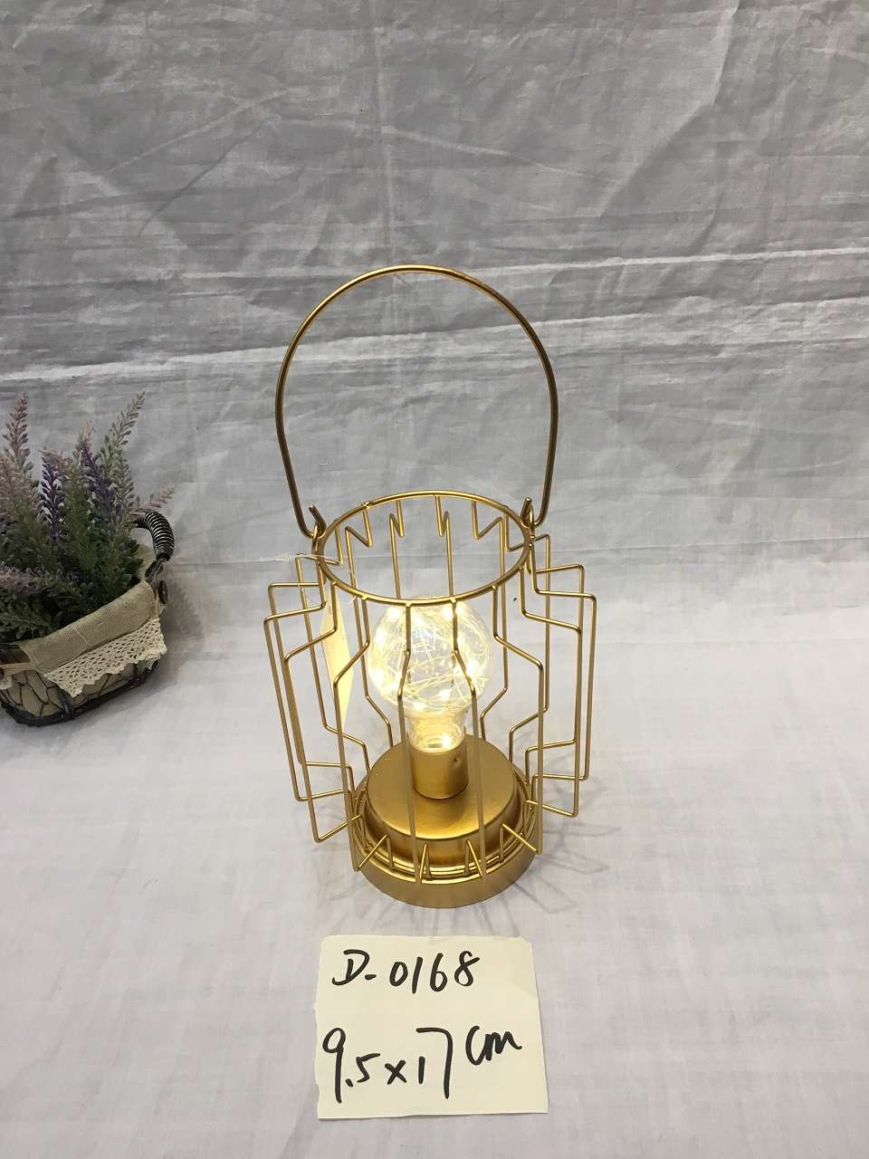 Creative iron art geometric Nordic iron home accessories decorations bedroom bedside living room teahouse coffee shop gold light wire portable LED light thumbnail