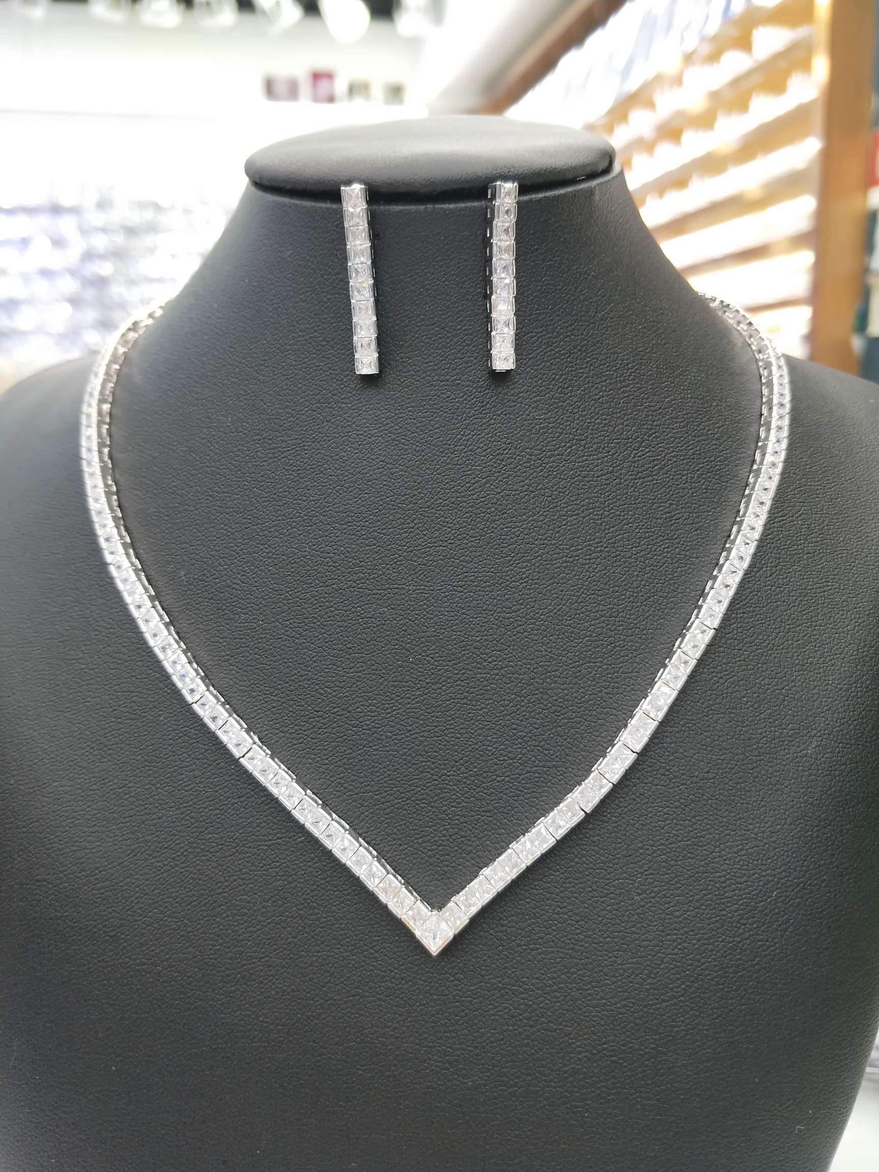 Golden Dream Beauty's light luxury, fashionable and trendy high-end European and American full zircon set chain TL-14
