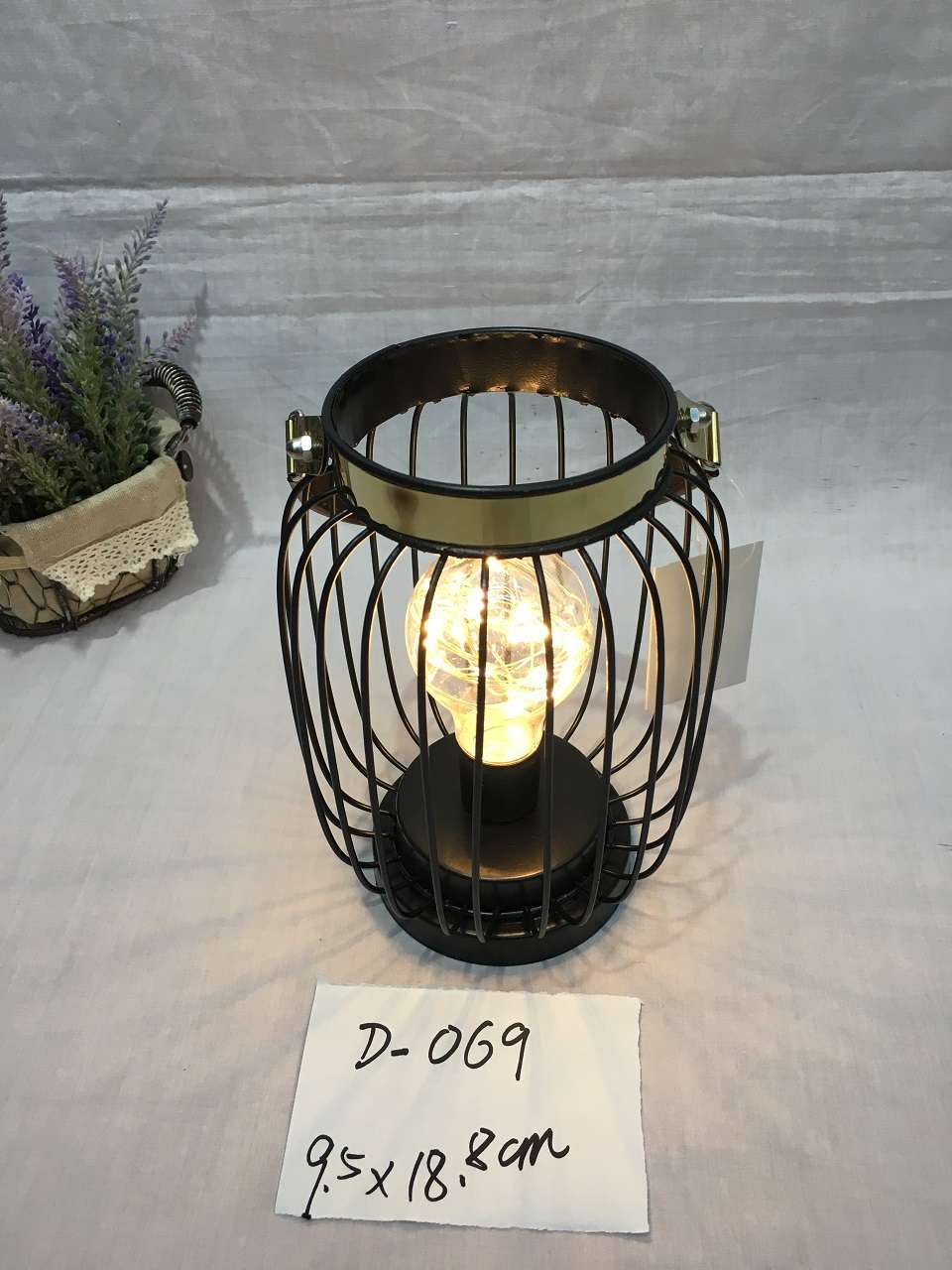 Creative iron art geometric Nordic iron home accessories decorations bedroom bedside living room teahouse coffee shop black wire lamp portable LED light thumbnail