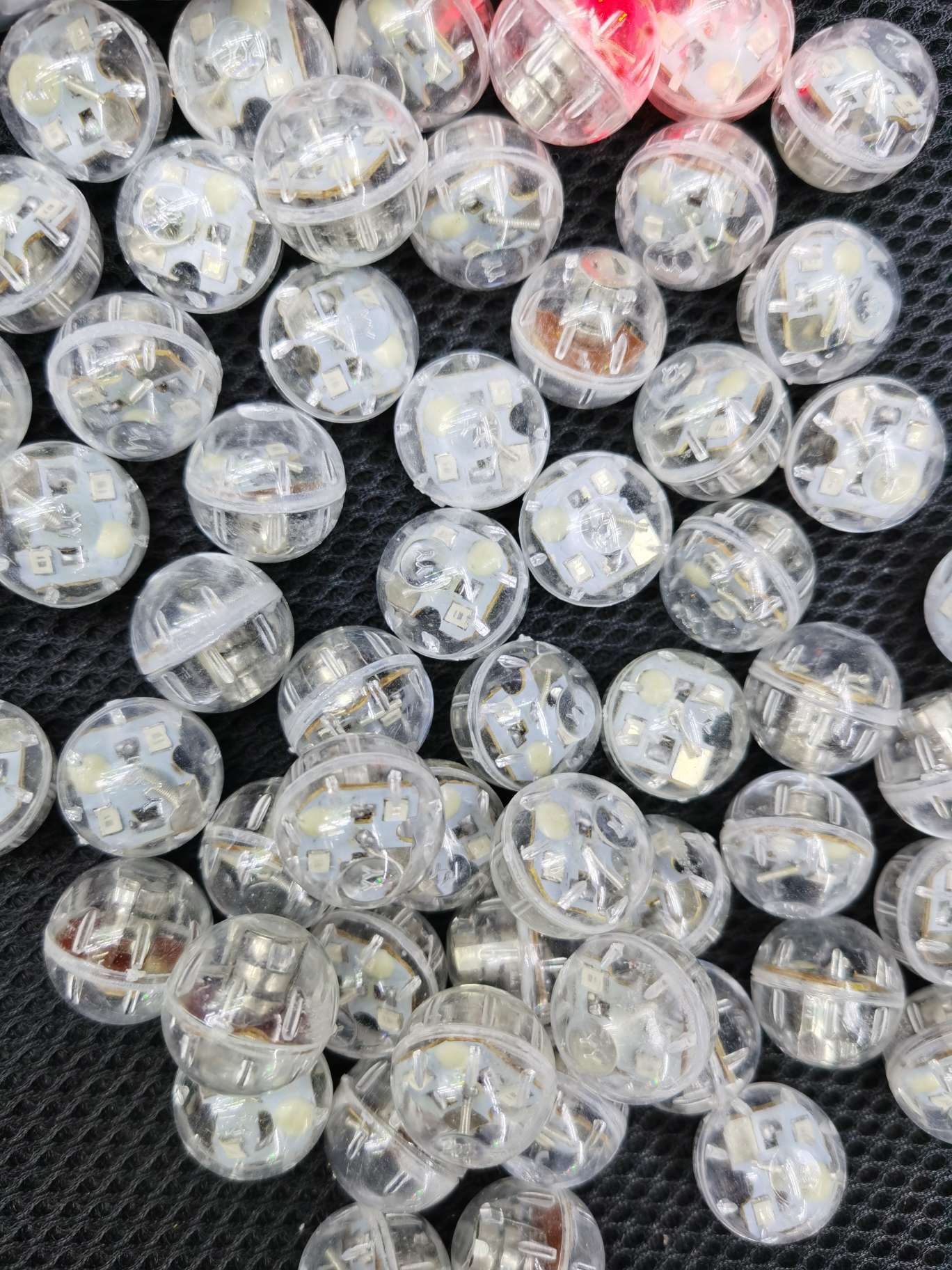 发光球白底实物图