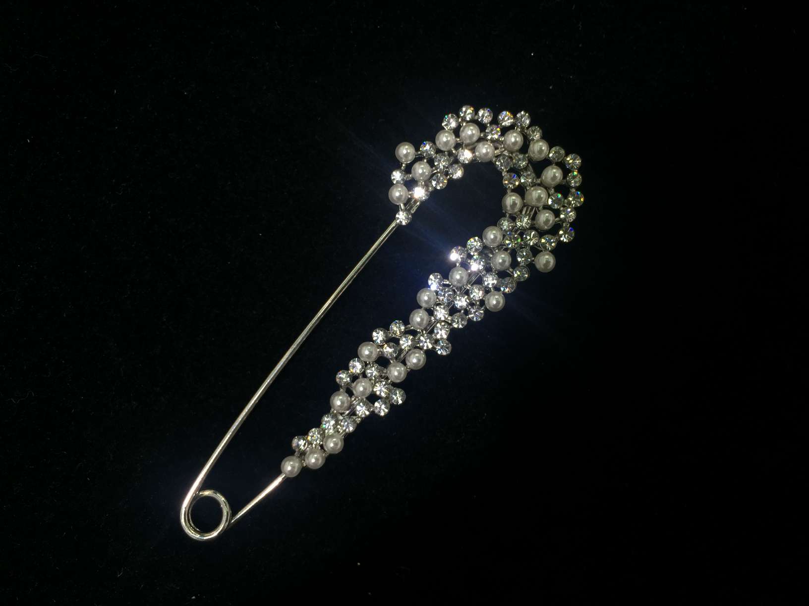 Diamond brooch thumbnail