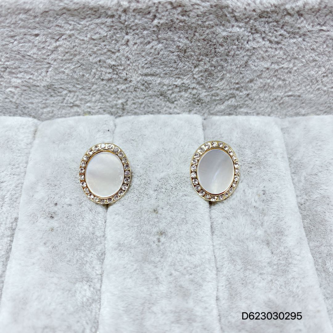 S925 anti-sensitivity needle natural color shell earrings