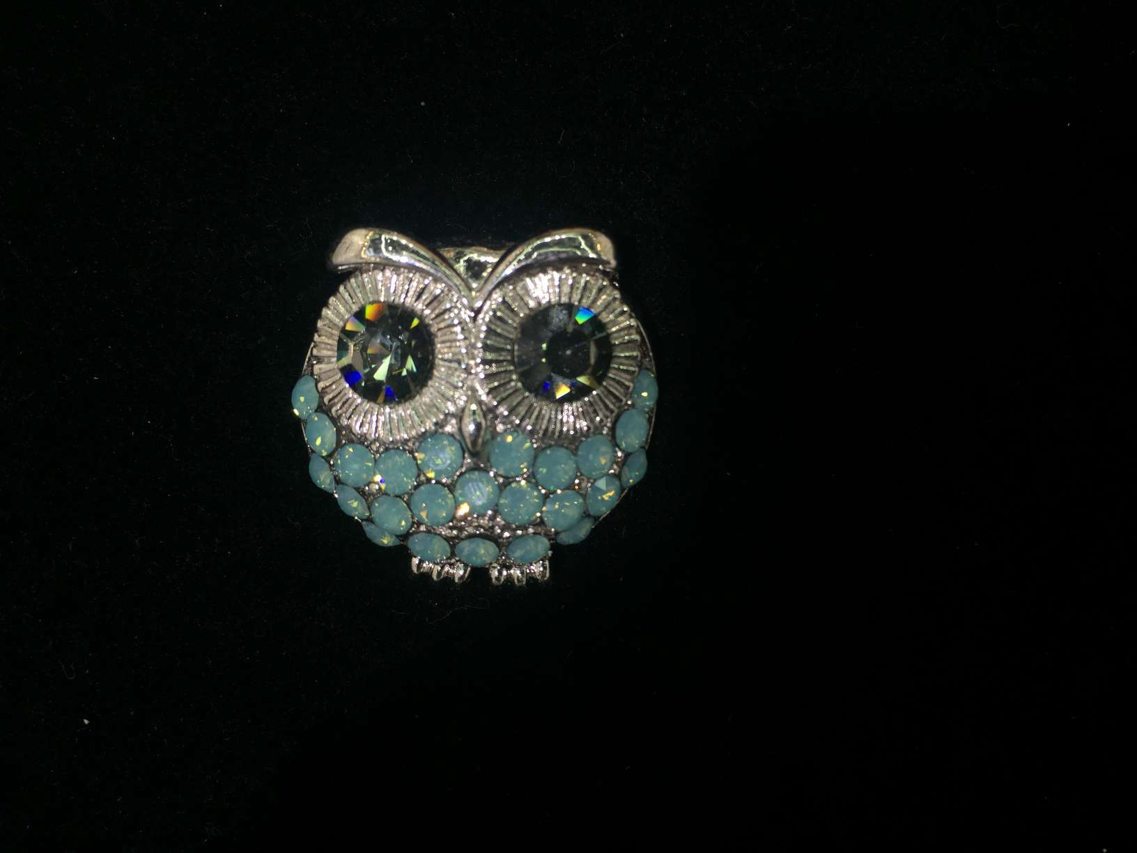 Egg white rhinestone owl
