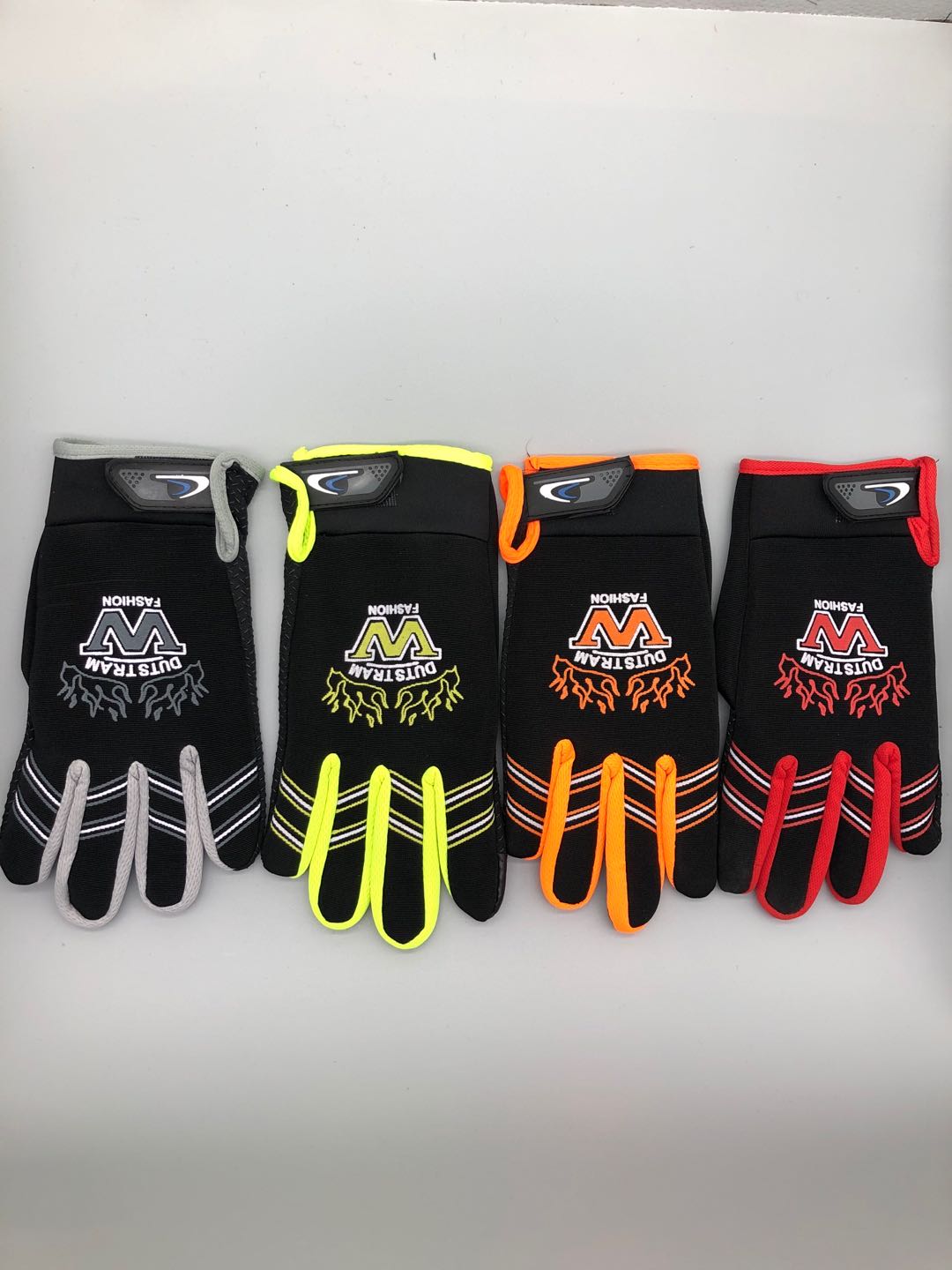 2020 Men's Korean Fashion Campaign windbreaks and keeps warm. gloves