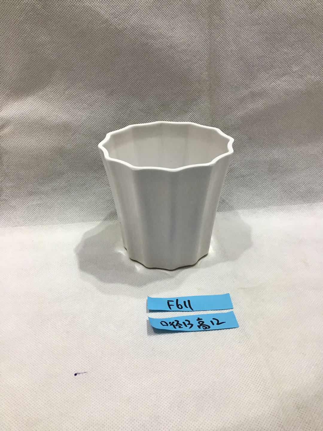 F611塑料花瓶