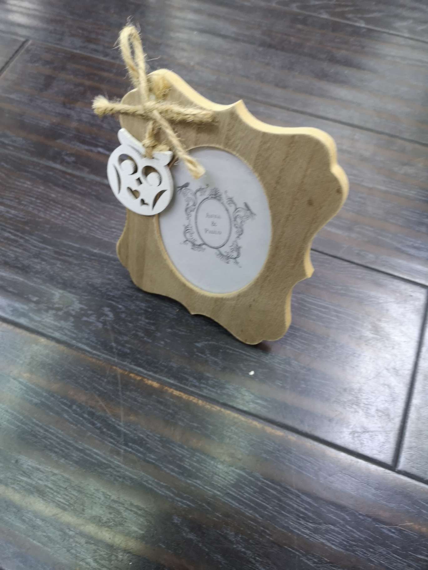 New product on the market! Handicraft display frame, exquisite design, decorate your warm home. Super value offers, gifts are waiting for you to claim!