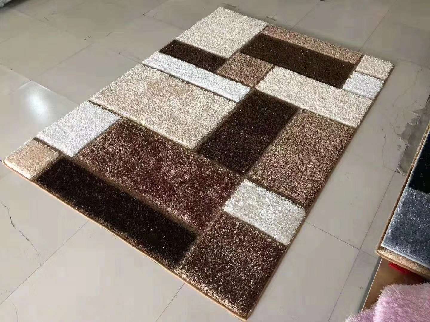 Coffee table carpet