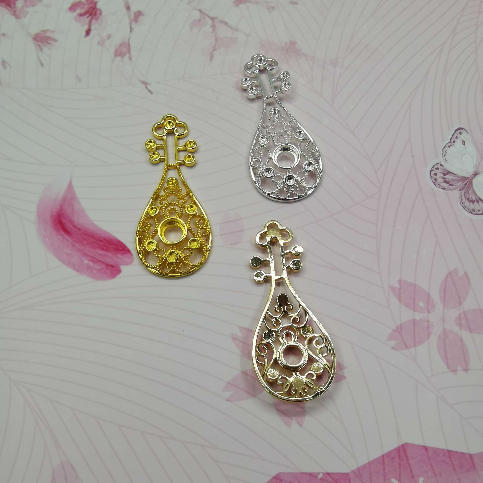 Antique accessories, copper zircon flower heart, copper accessories, Gao Bao hairpin, hair comb. Pure copper pipa. thumbnail