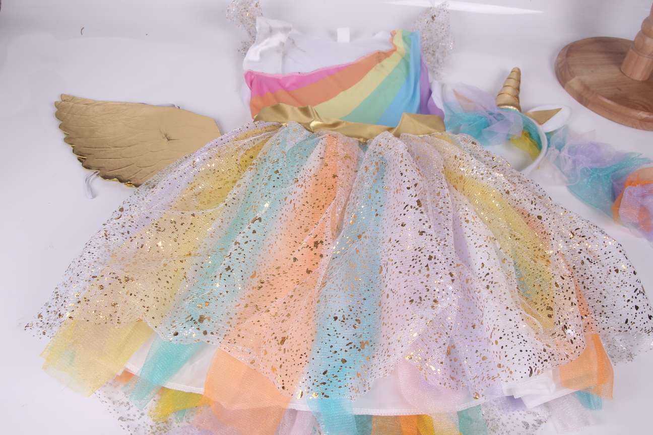 童表演服实物图