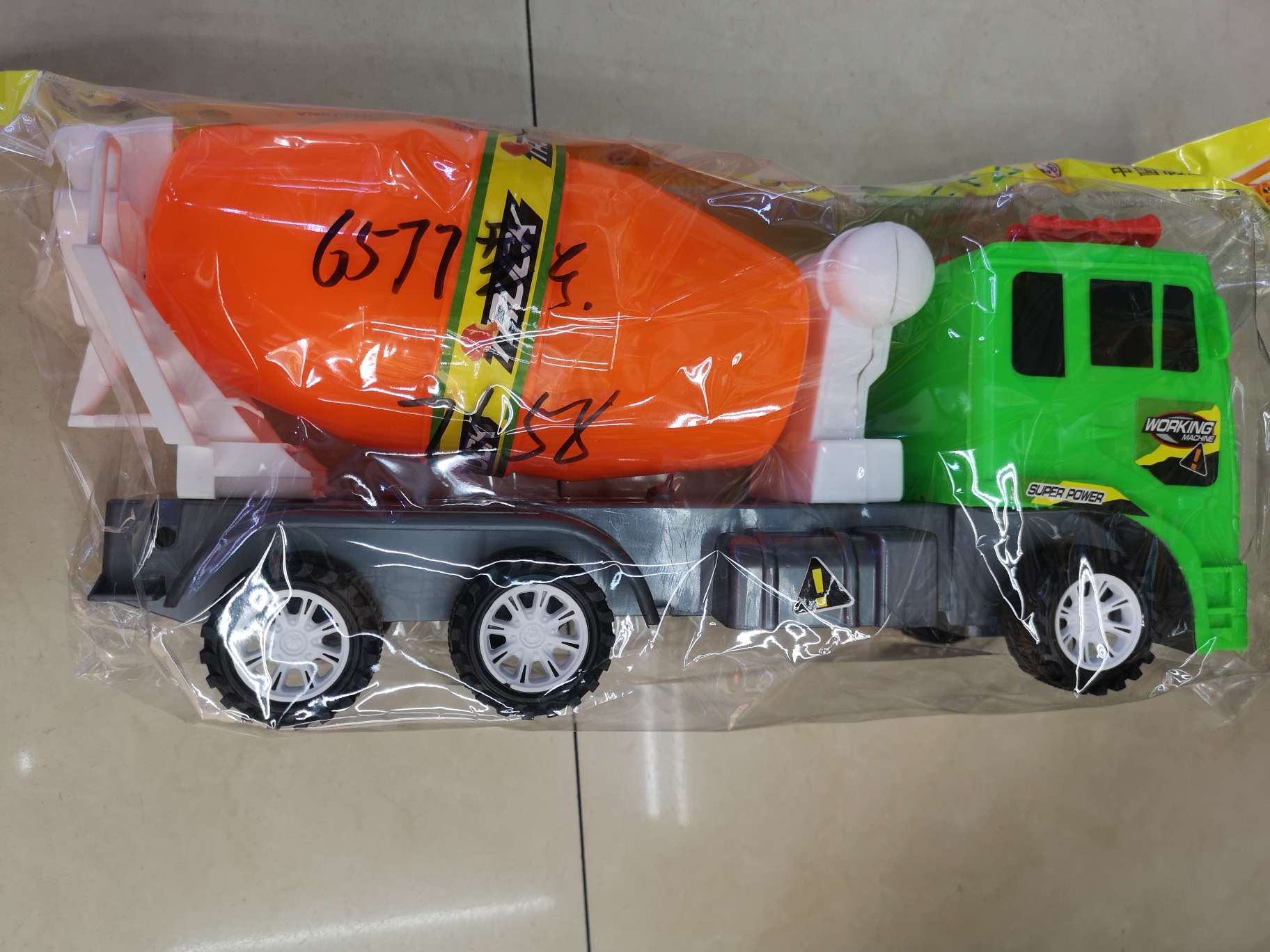 杨燕春玩具商行运输车玩具惯性玩具推拉玩具01