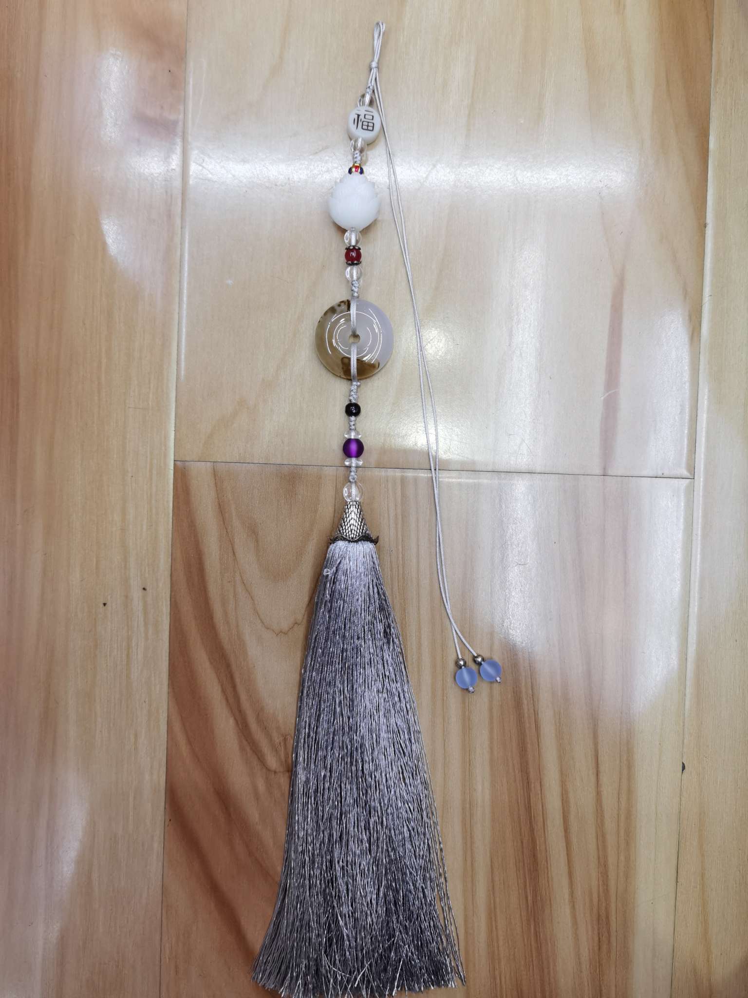 宏雨工艺品挂件玉灰色压襟