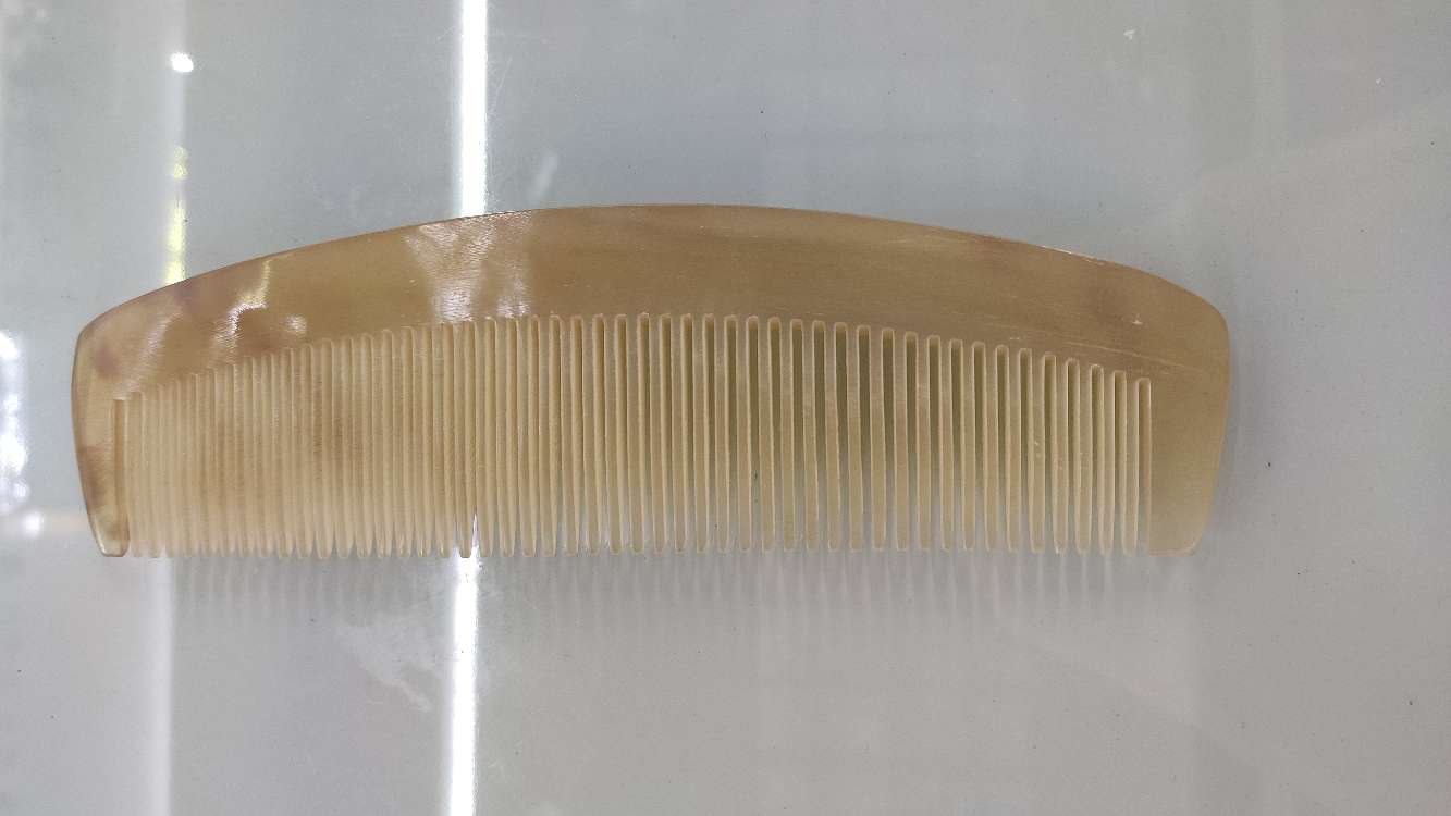 Xiaoping Natural Horn Comb 18 Cm Moon Type Horn Comb Natural Moon Type Horn Comb 18 Months details Picture