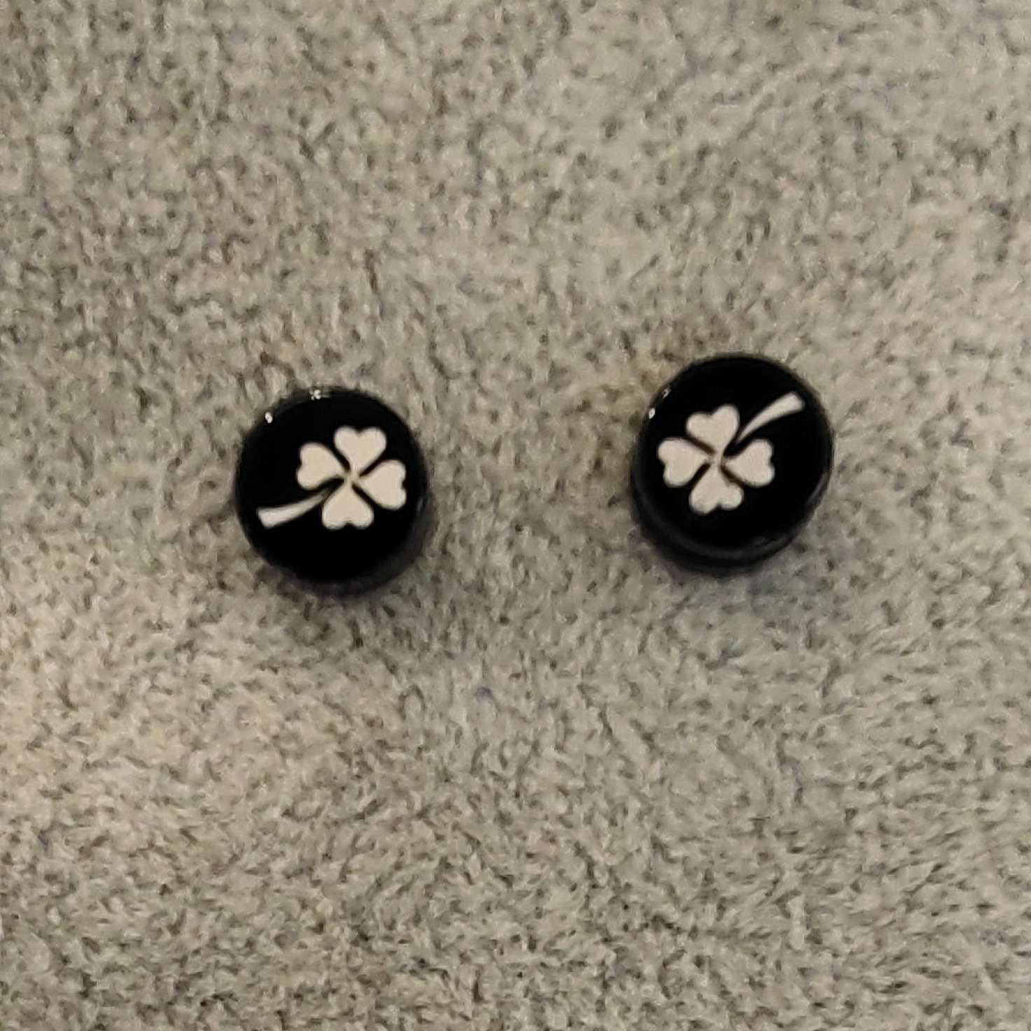 Stainless steel magnet black series single no-hole earrings for men and four leaf clover thumbnail