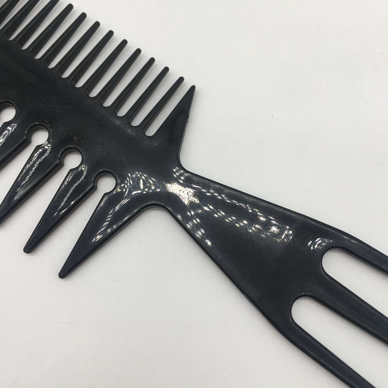 Factory direct sales of flat combs, professional hairdressing combs, flat combs, hairdressing combs, oil-cut combs, three-in-one wide-toothed combs, hairdressing products and tools Specification image