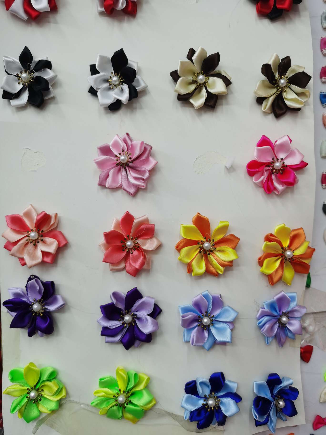 Double-layer, double-color, beaded five-petal diy handmade flower hand-tied bow accessory, toy accessory customization