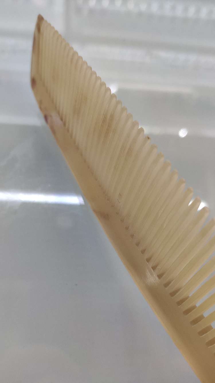 Xiaoping Natural Horn Comb 18 Cm Moon Type Horn Comb Natural Moon Type Horn Comb 18 Months Application Scenario