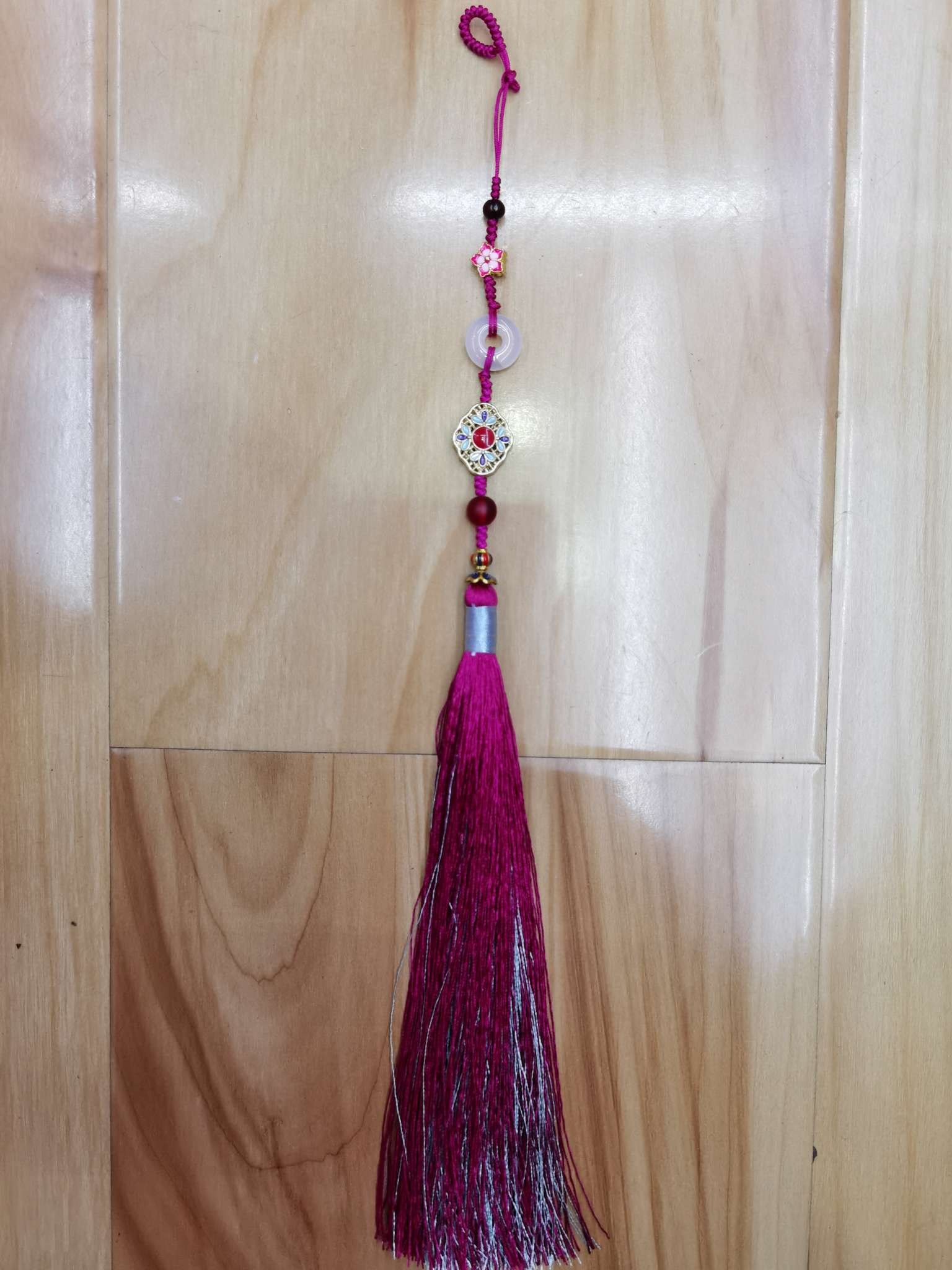 Hongyu handicrafts pendant with a jade pink lapel