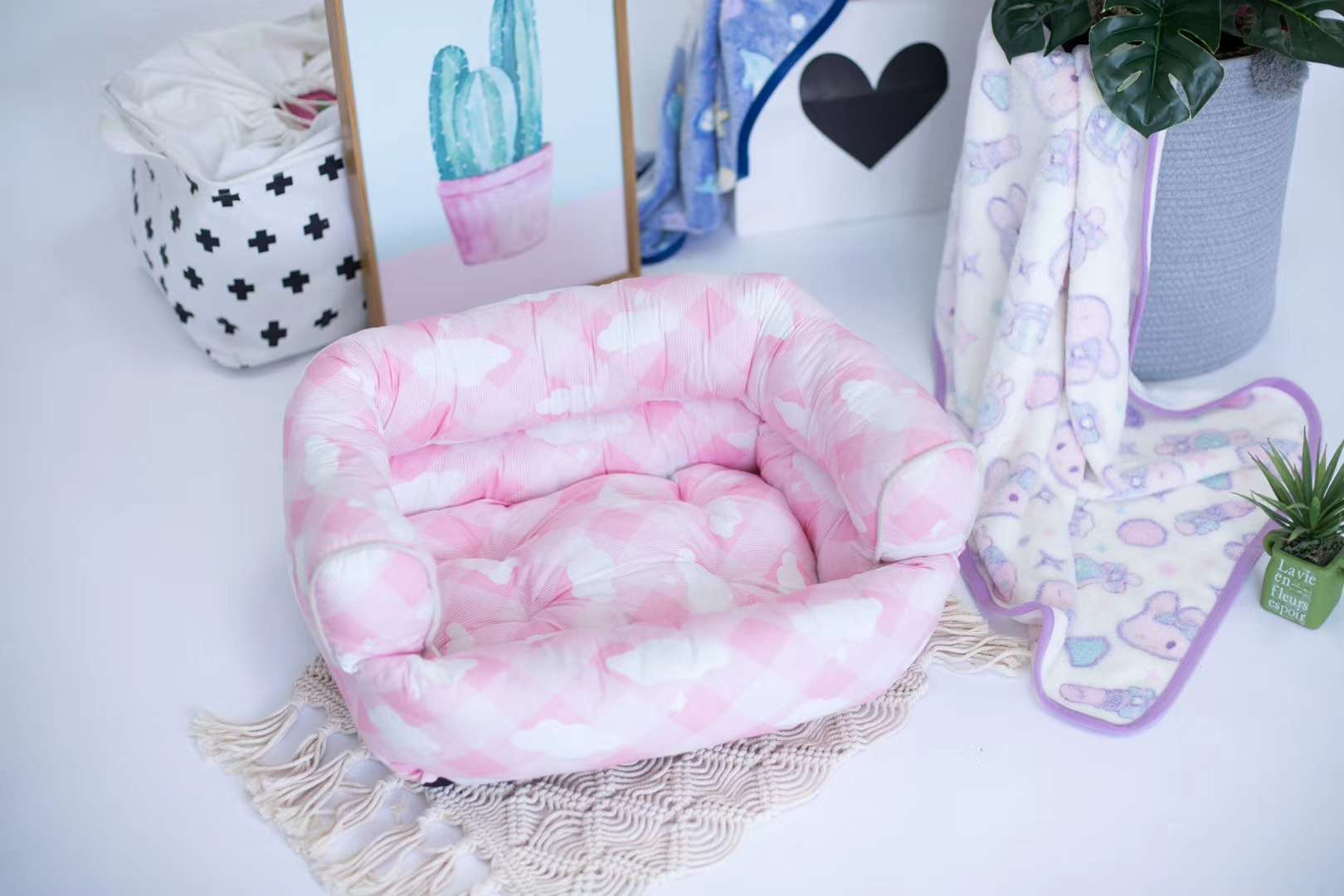 贝壳型窝垫/宠物用品狗窝/宠物狗狗窝窝白底实物图