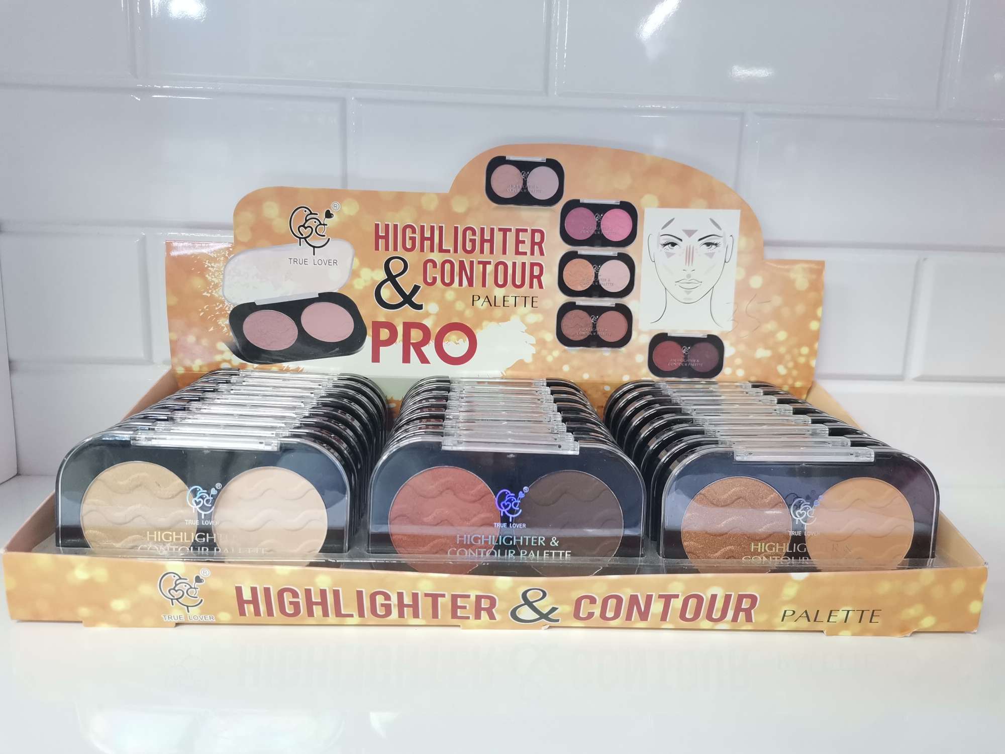 Two color highlights full figure