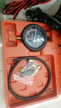 Vacuum gauge for auto repair