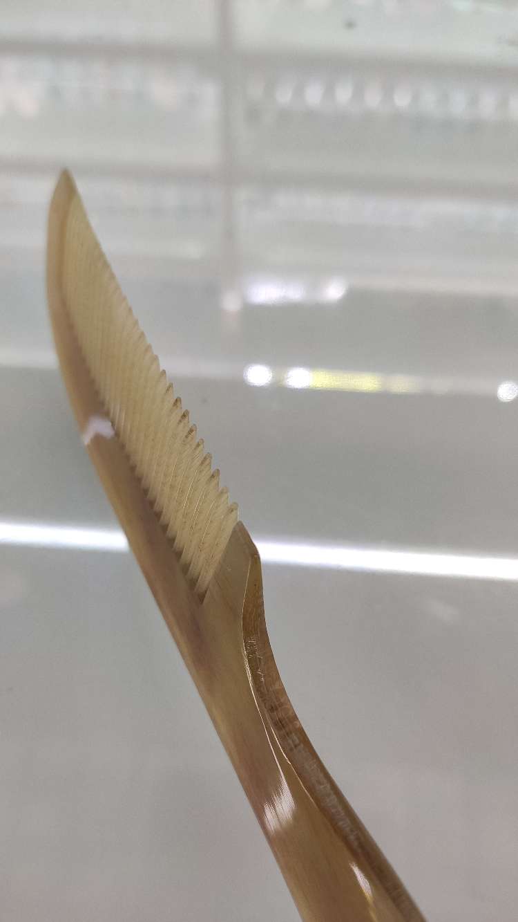 Xiaoping Natural Horn Comb 17 Cm Natural Horn Comb 17 Anchovies Item Picture