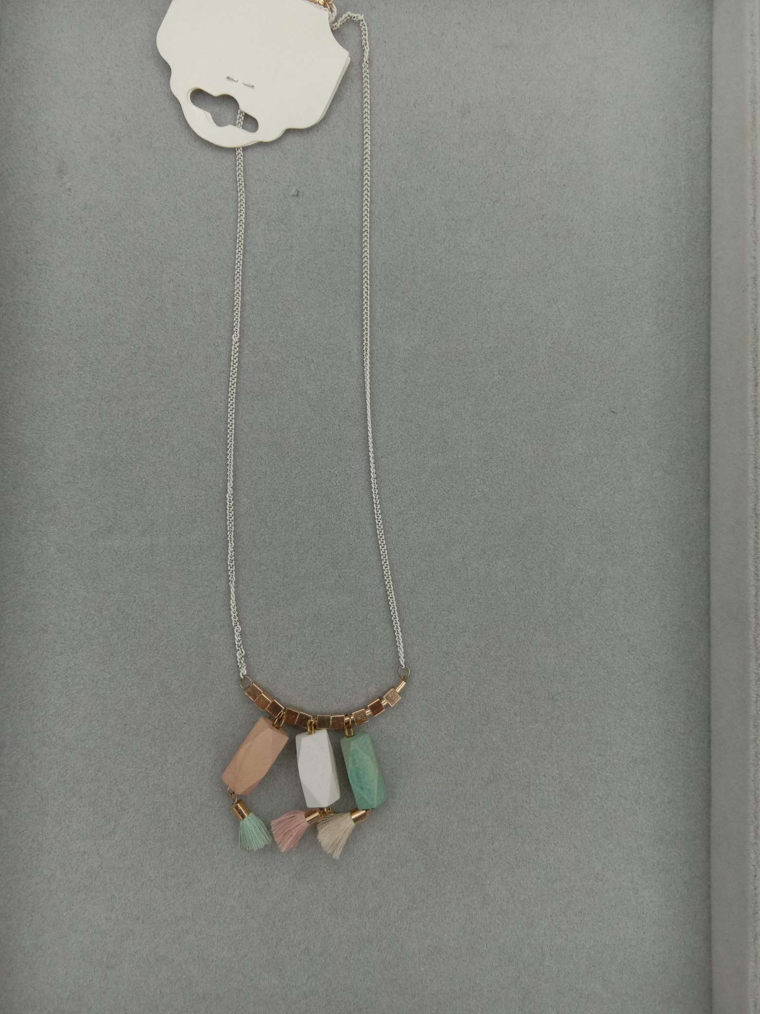 A stylish ethnic-style European and American necklace details Picture
