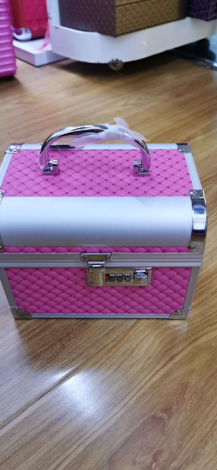 铝合金家用化妆箱首饰盒图