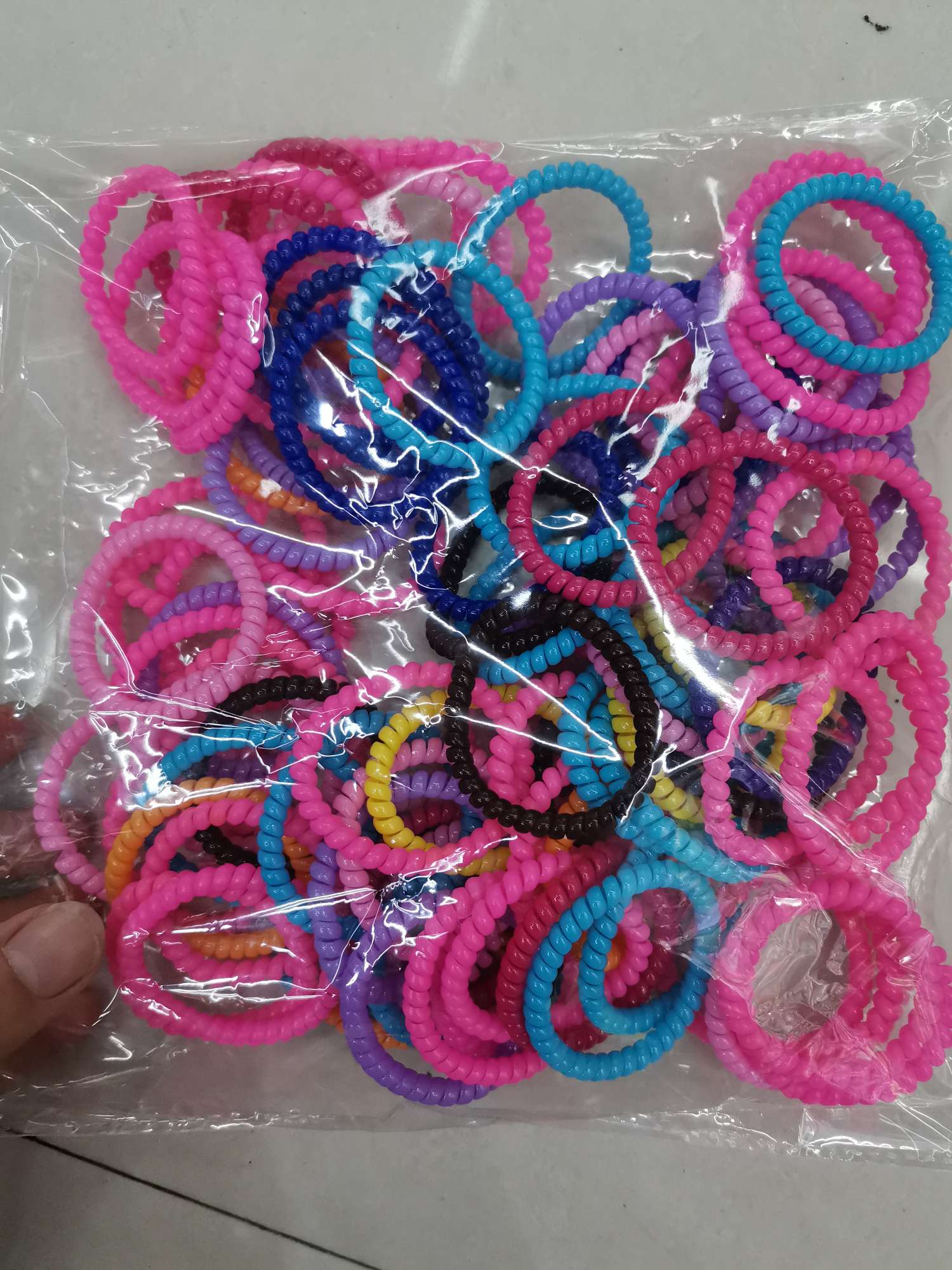 A set of 100 small-sized candy-colored telephone cord telephone lines