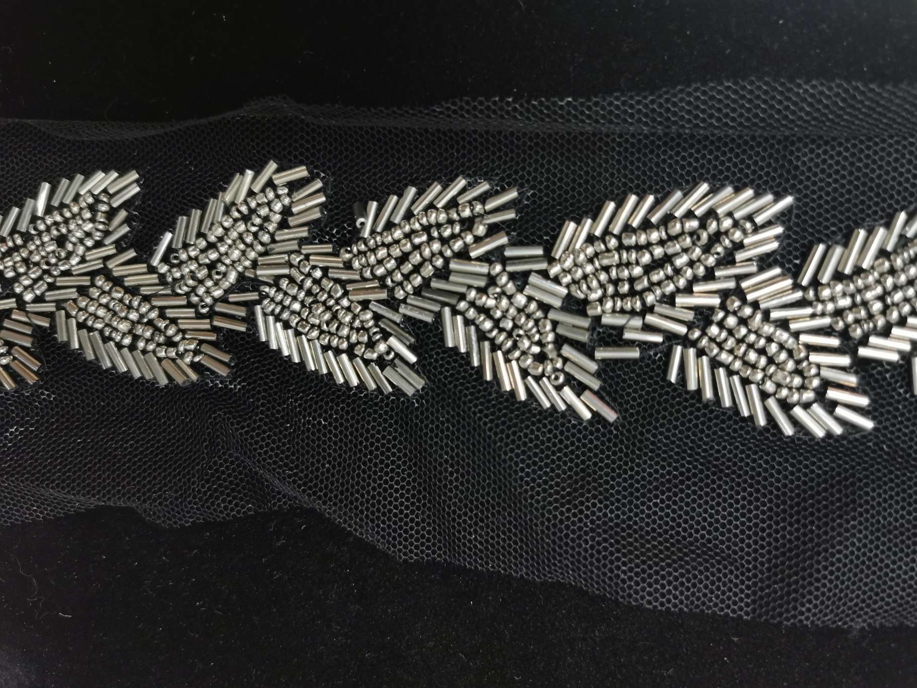 Hand - made bead leaf bar code thumbnail