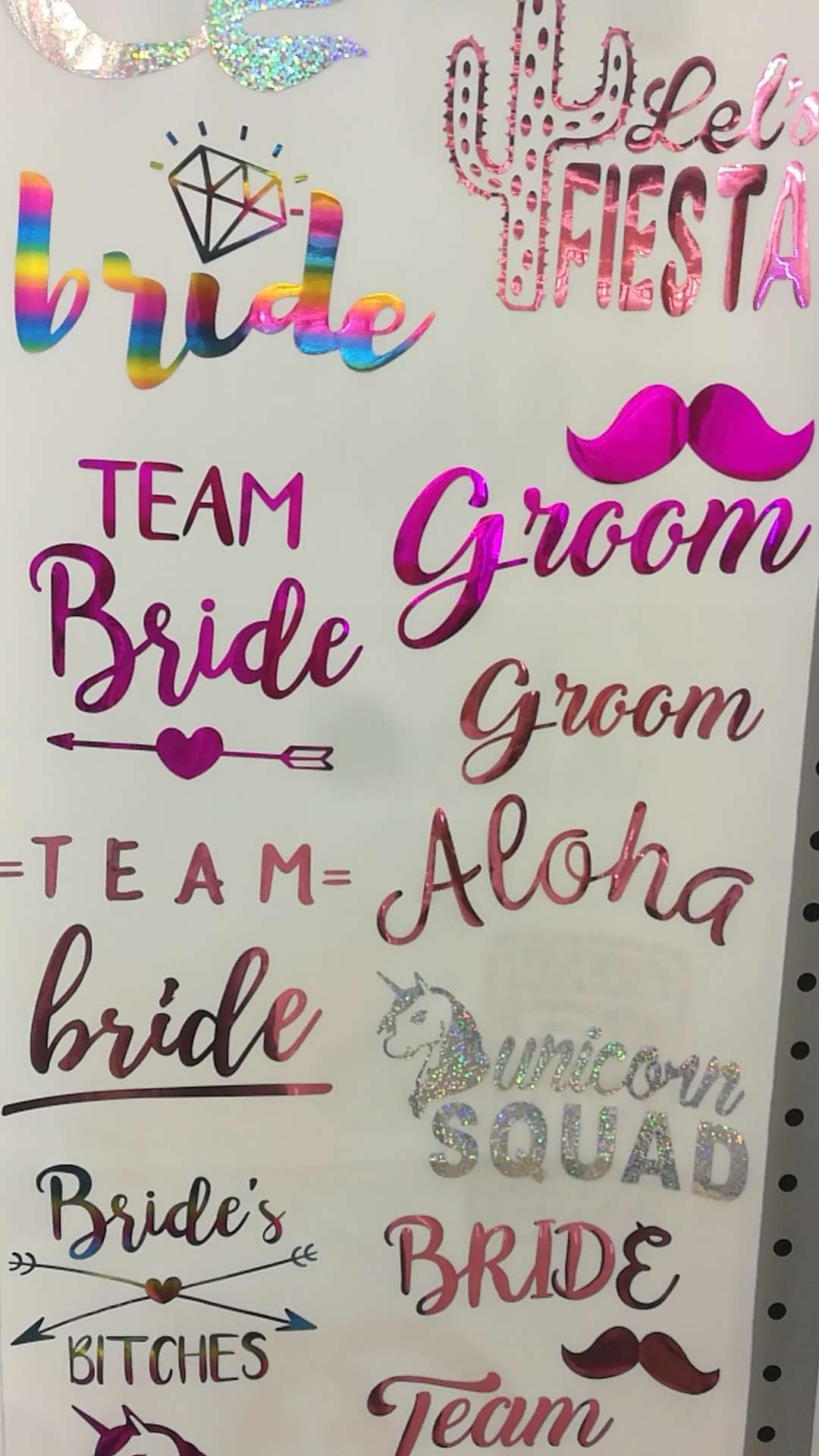 生日派对 节日派对 新娘聚会肩带礼仪带头纱拖鞋饰品睡衣Bride to be专业LOGO制作产品图