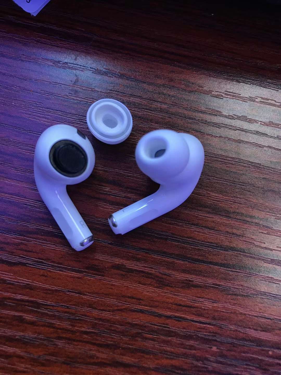 马卡龙无线耳机白底实物图