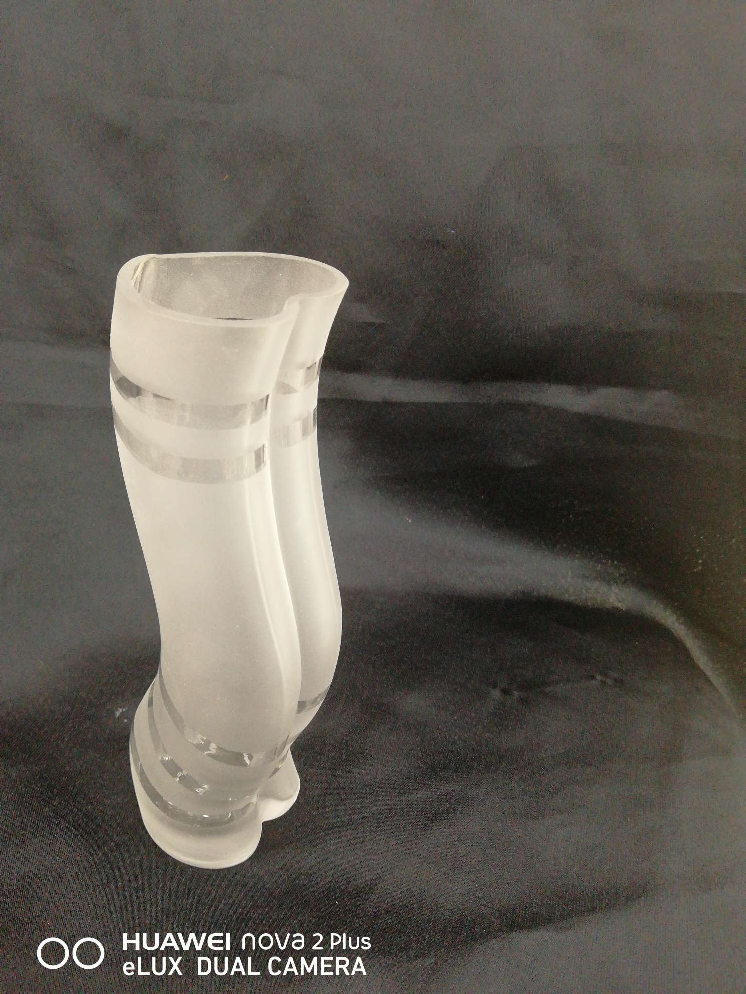 Heart-shaped vase details Picture