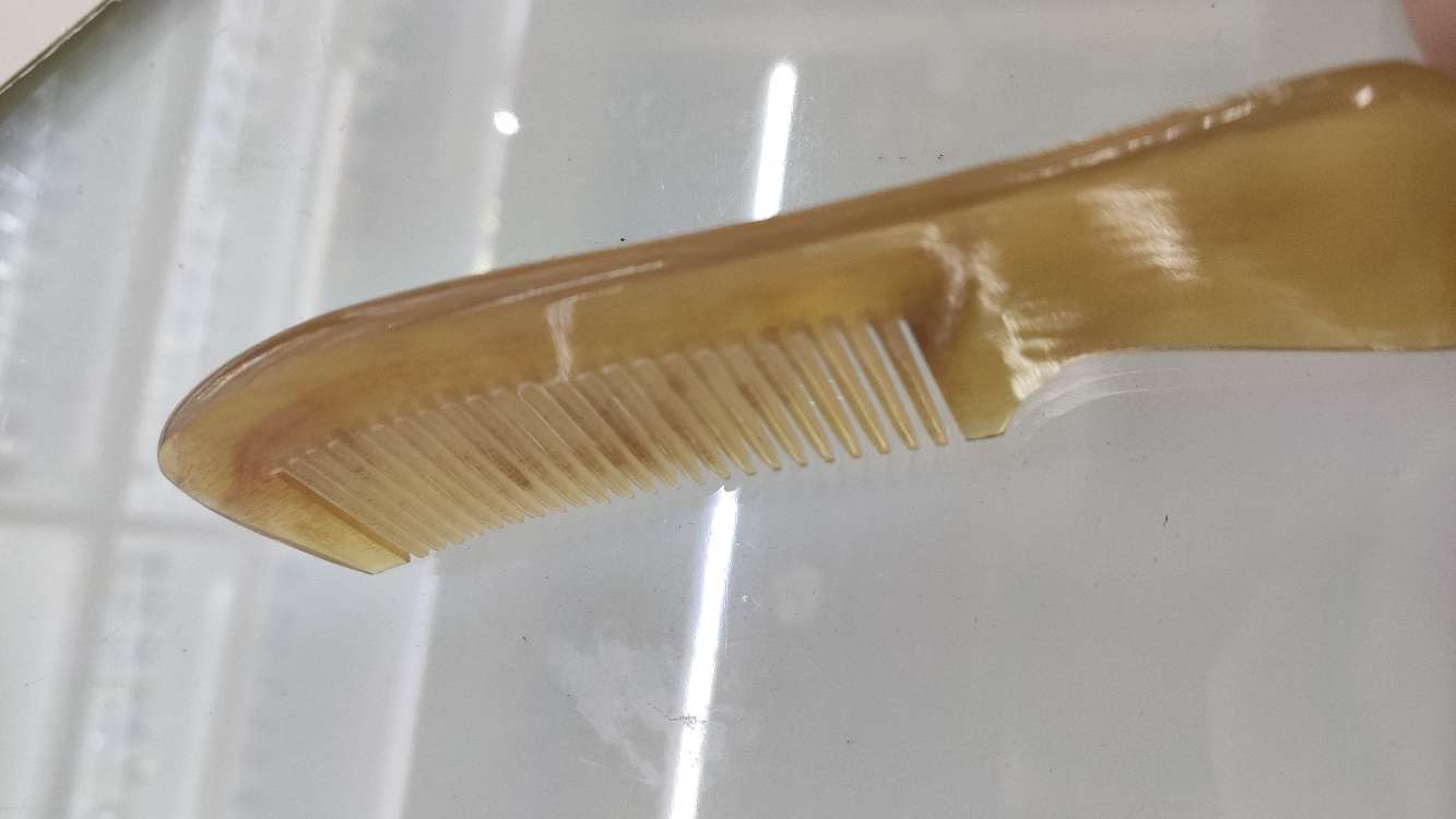 晓平纯天然牛角梳15公分牛角梳天然牛角梳15济公白底实物图