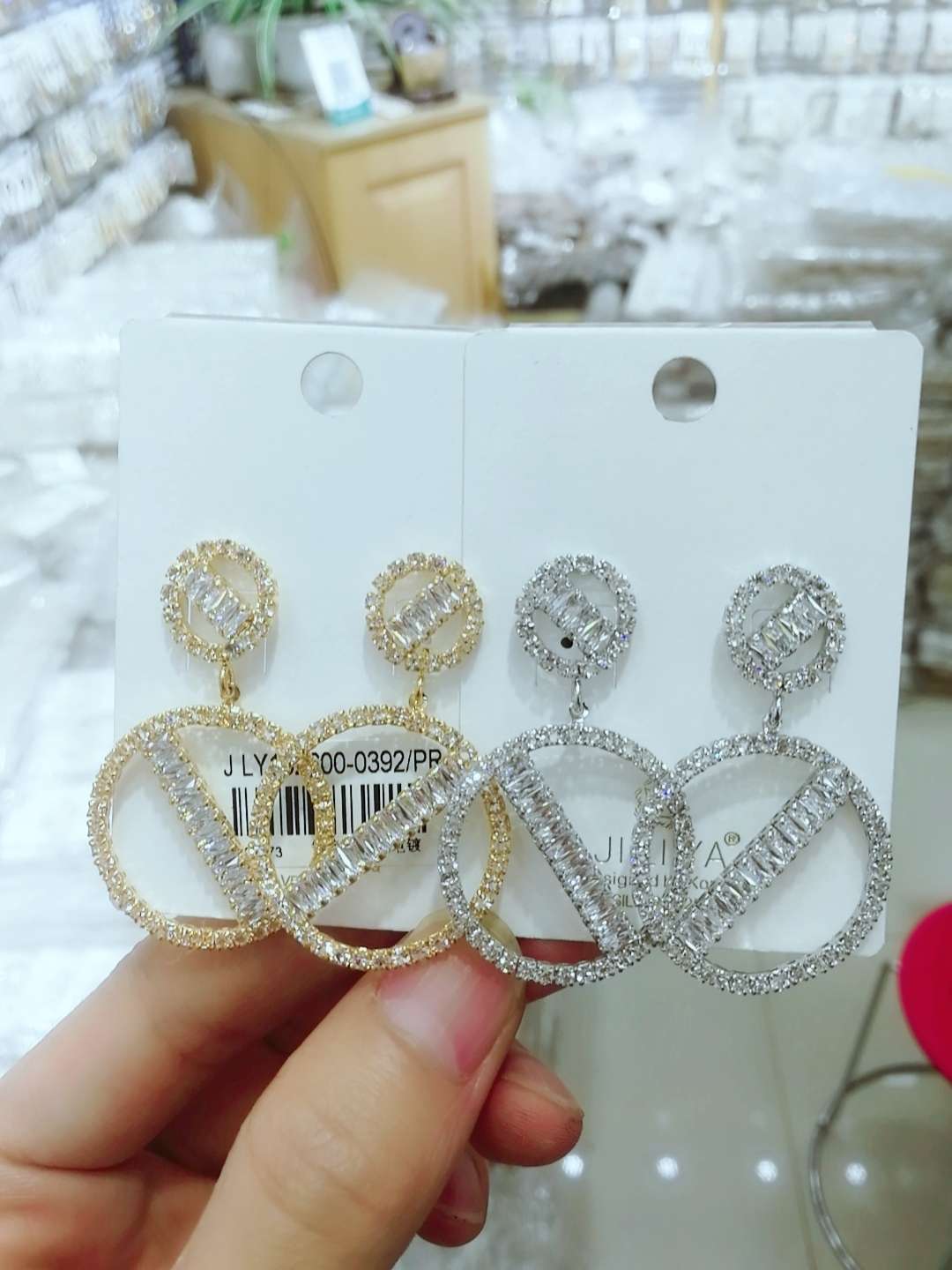 Zircon netted round earrings thumbnail
