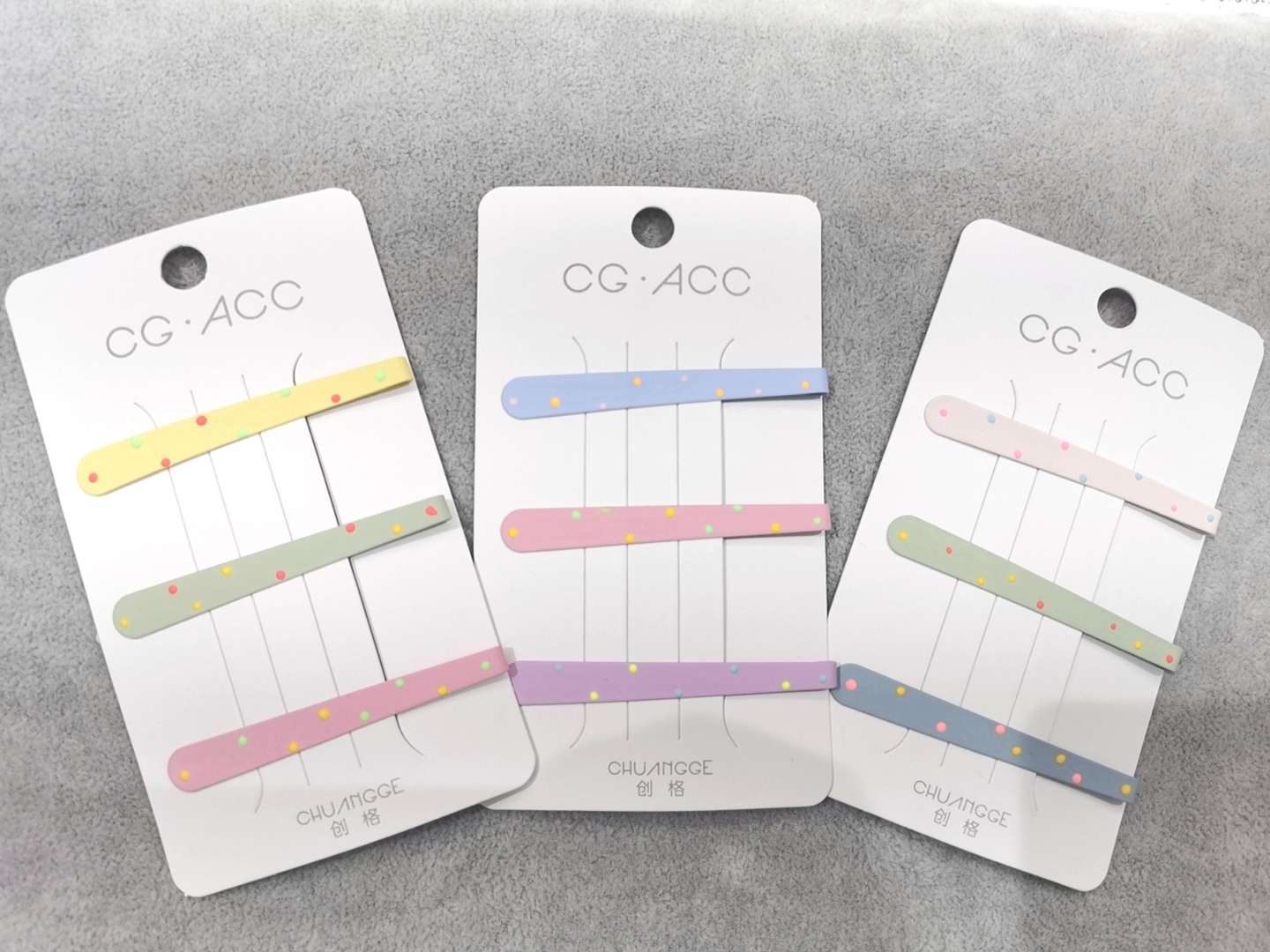 Korean style colorful polka dot side clips, one-piece clips, simple in style hair clips Specification image