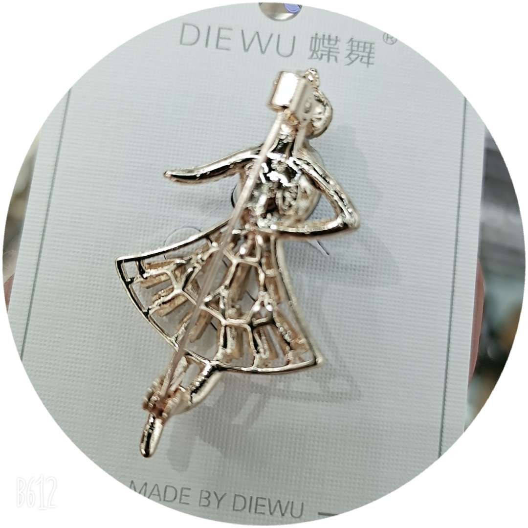 Fashion Brooch Dancing Girl Style details Picture