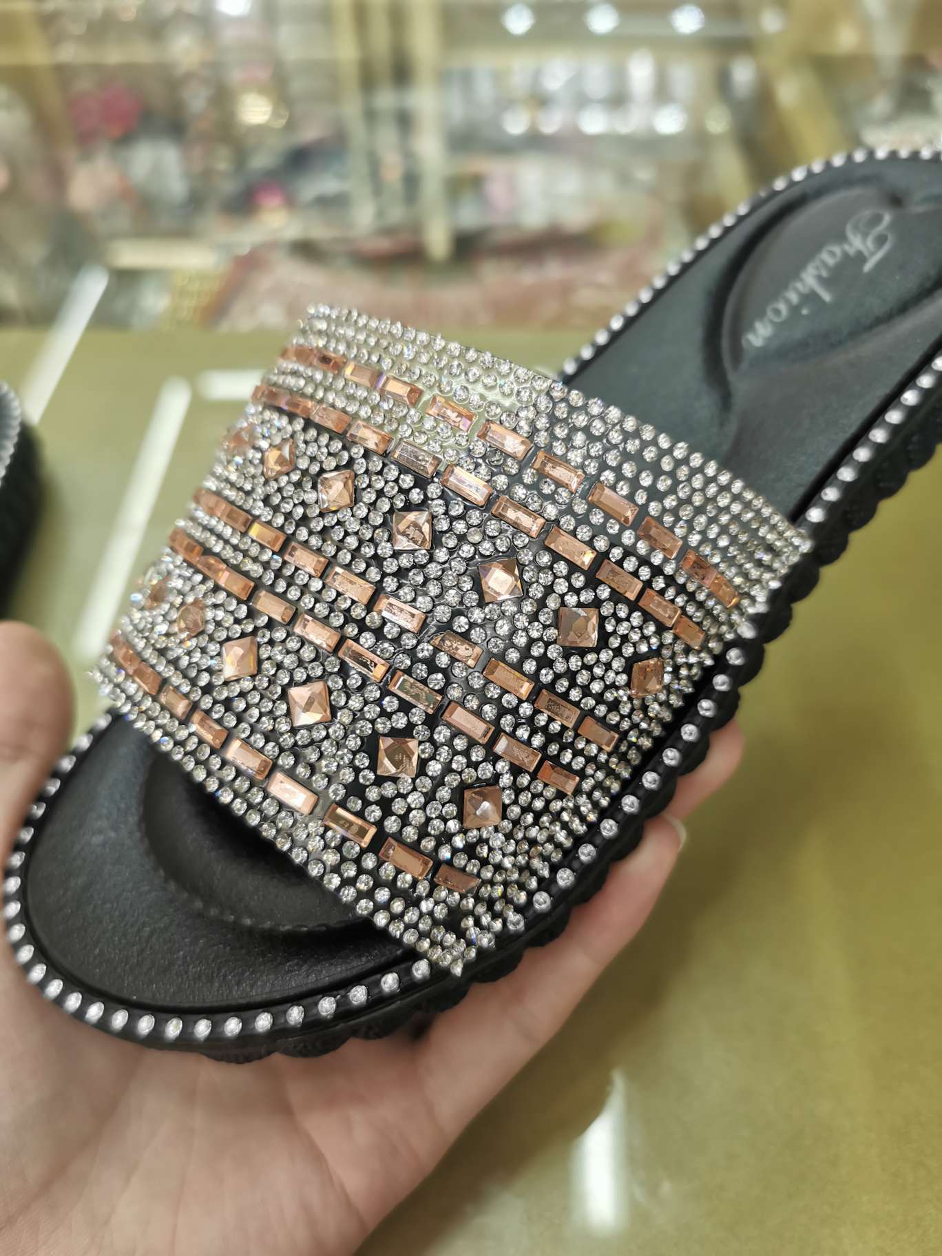 外贸女拖 一字带 鞋面装饰 水钻玻璃装饰 服装 装饰白底实物图