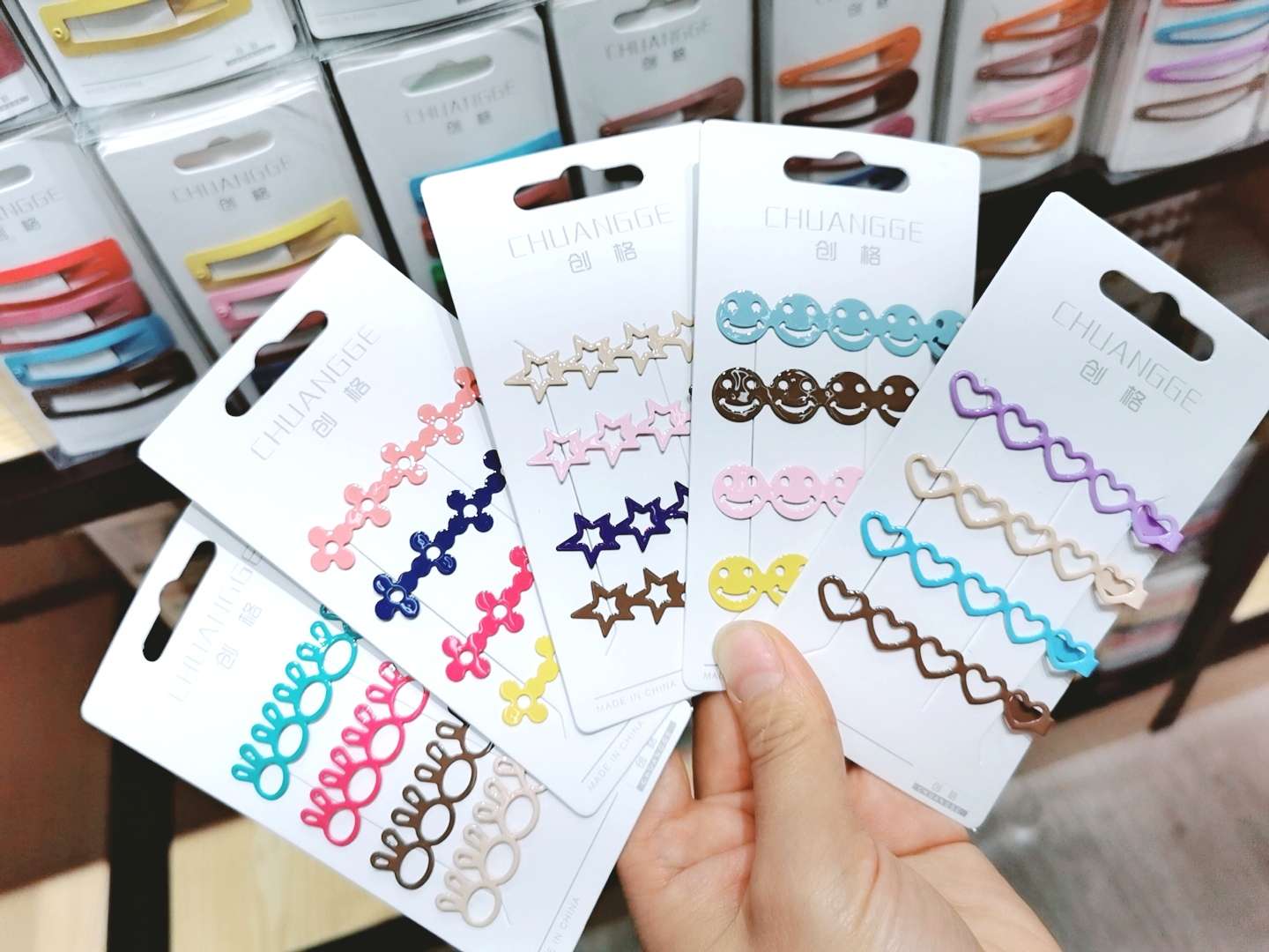 Korean-style polka dot BB clip, edge clip, internet-famous clip, trendy accessory, ins style, cute bb clip, irregular-shaped straight clip Specification image